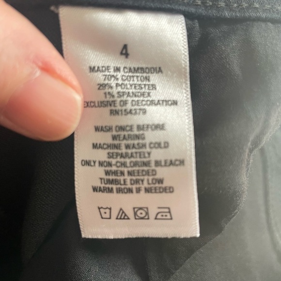 Aeropostale High rise midi short cuffed black size 4 - Picture 8 of 8